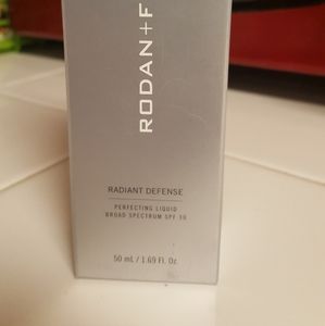 Radiant Defense Perfecting Liquid- Golden